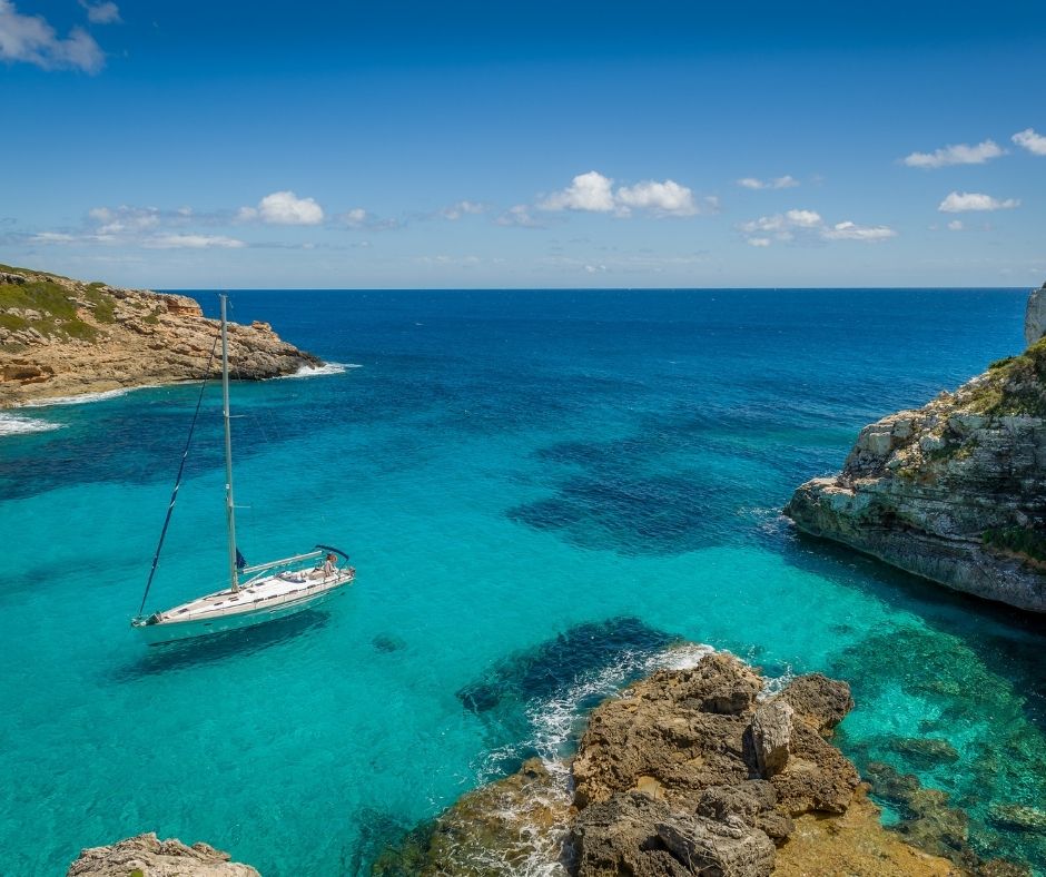 ein Segelboot Mallorca