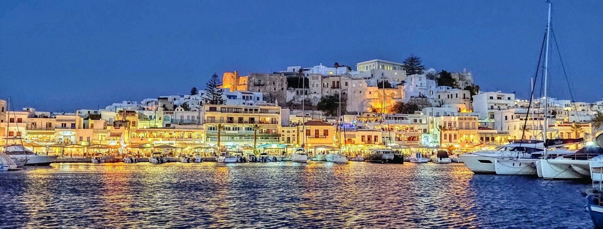Ein Dorf auf einer griechischen Insel