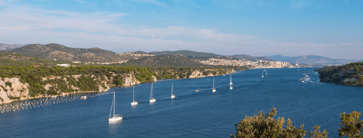 Kroatien bietet wunderschöne Landschaften, mit dem Boot erkunden