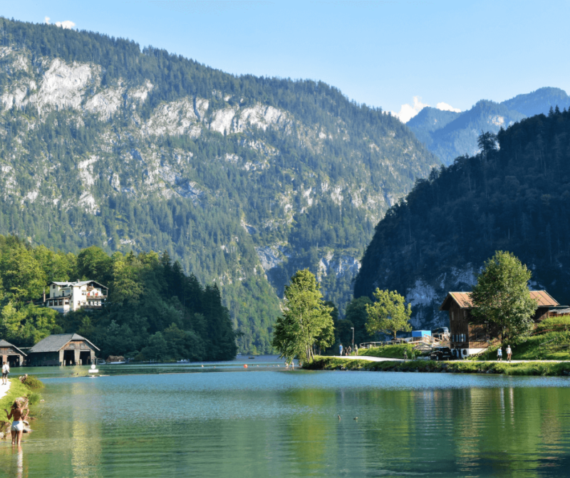 Die schönsten Seen in Bayern – der Königssee mit Alpenpanorama