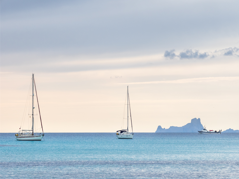 Veleros en Formentera - viaje a Ibiza en barco
