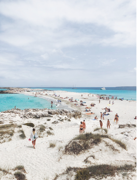 Ses Illetes, en Formentera, destaca por su arena de color blanco y aguas de turquesa. 