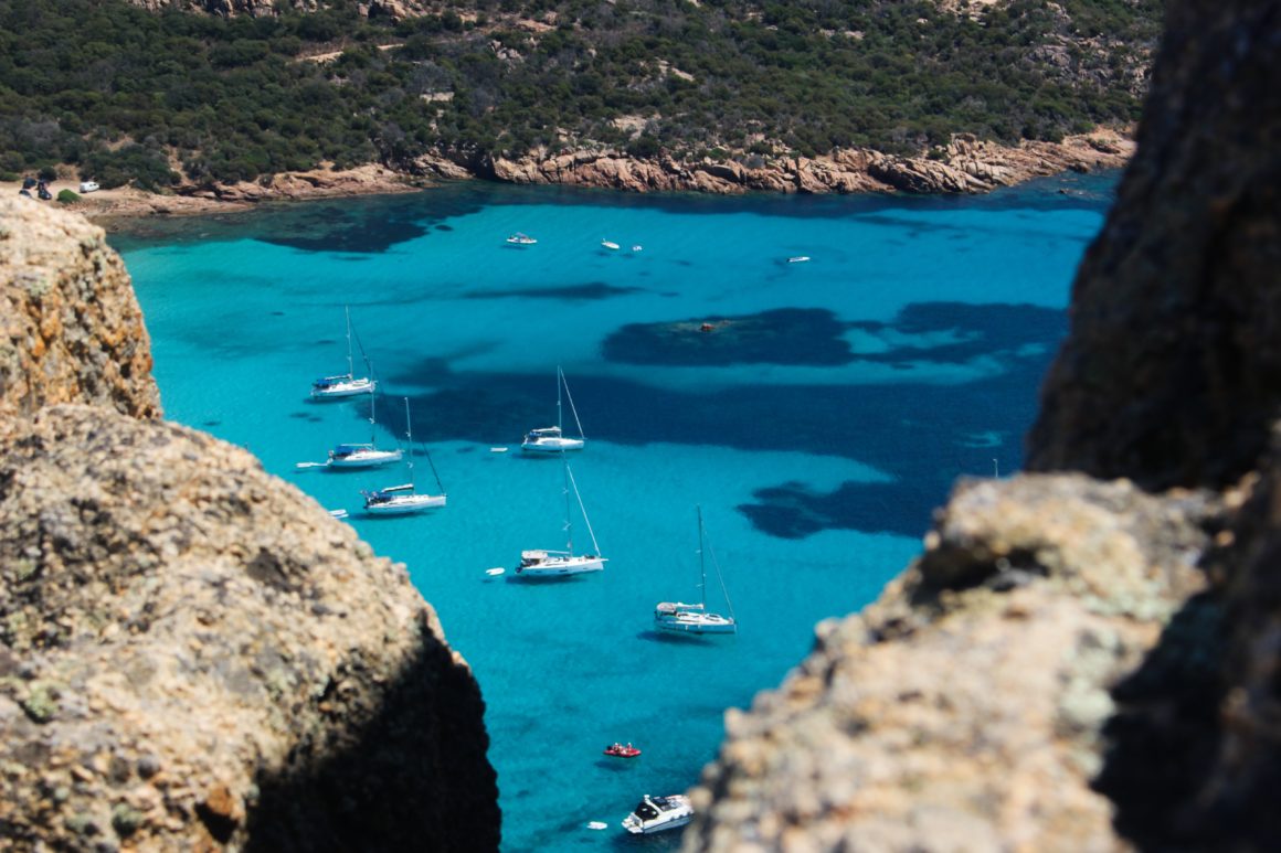 Photo prise de vue au dessus des bateau Corse

