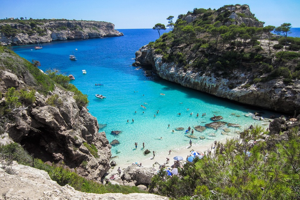 Splendida vista di una baia a Ibiza