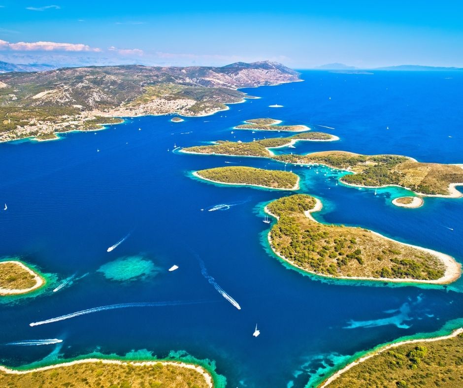 vista aerea della croazia con mare