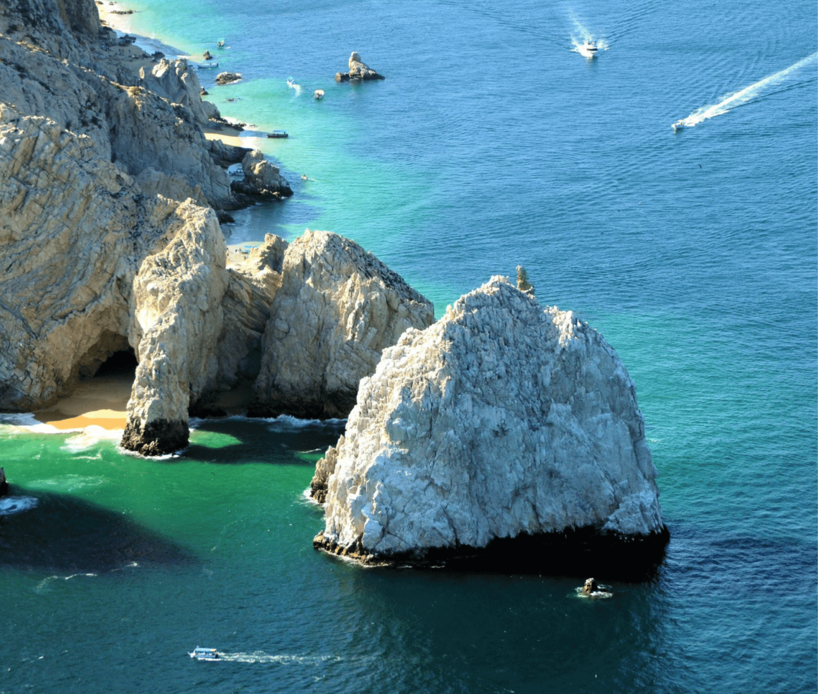 Scogliere rocciose sul mare del Messico