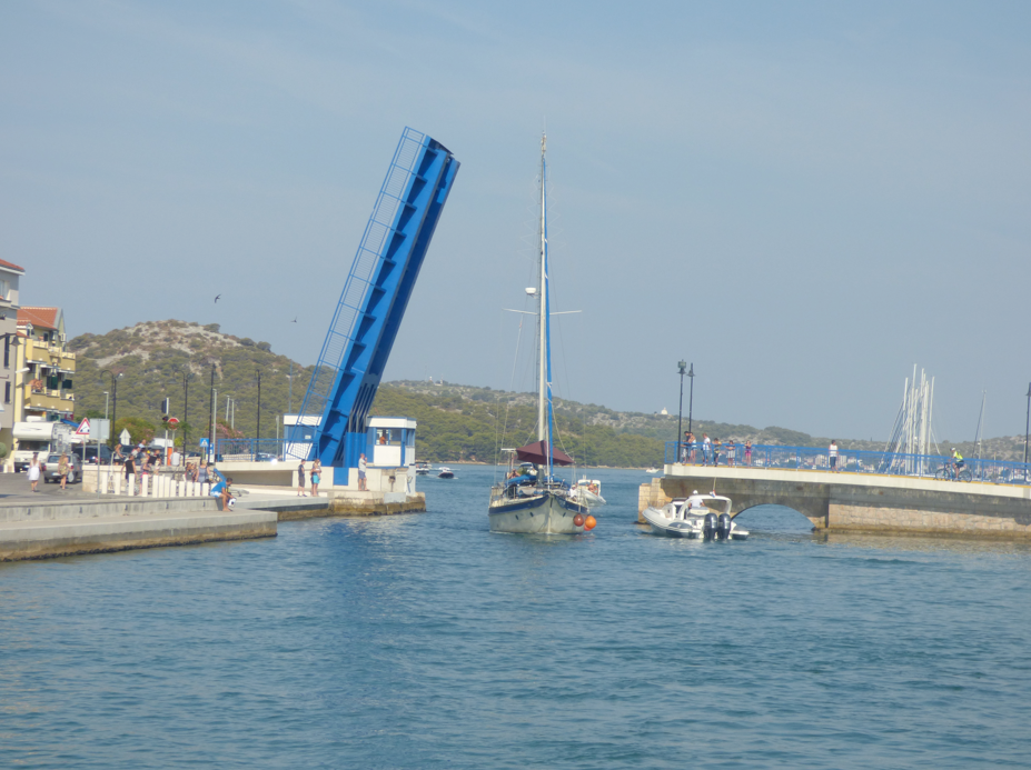 ophaalbrug kroatie catamaran