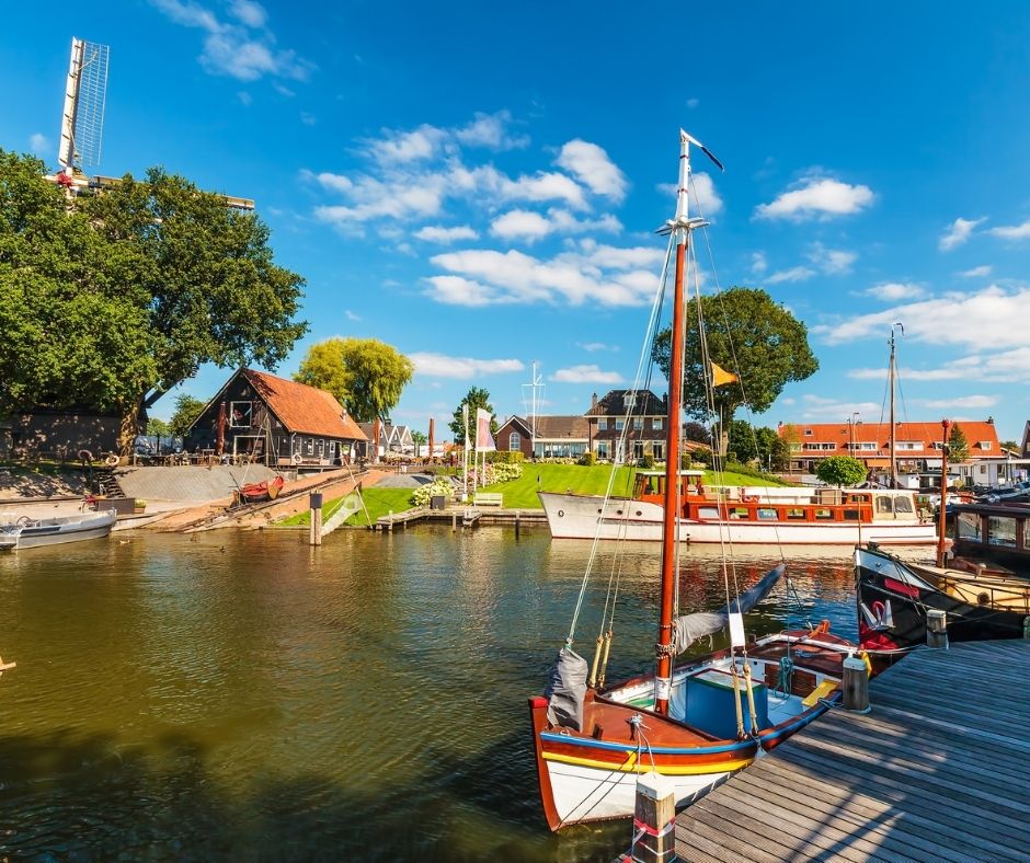 boten in de haven van Harderwijk