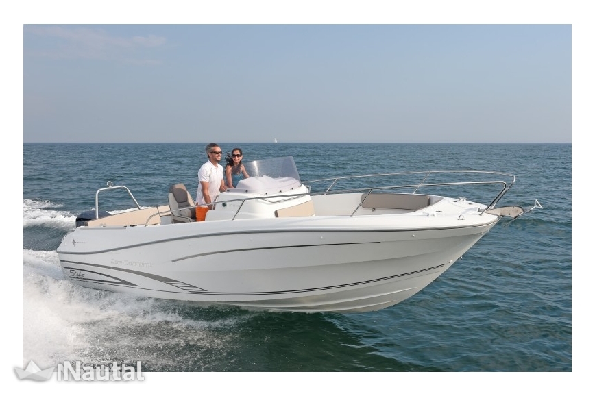 Motorboat in Cogolin, sailing French Riviera