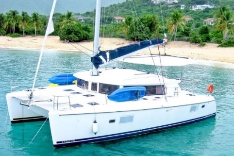 catamaran, sail this 4th of july