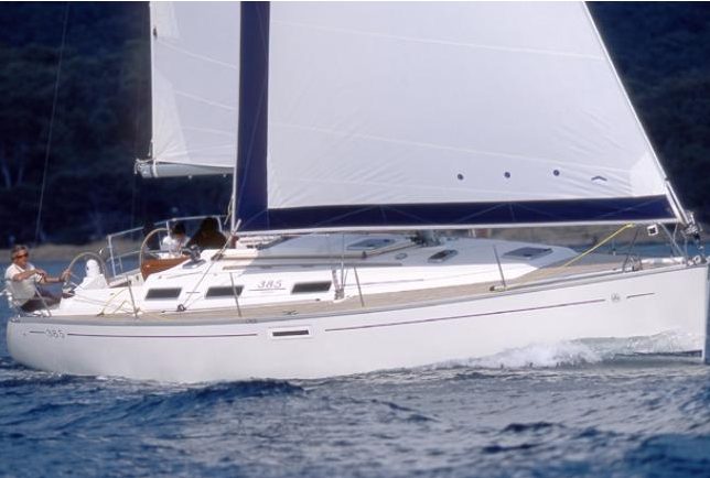 Sail in Guadeloupe with a Dufour 385 