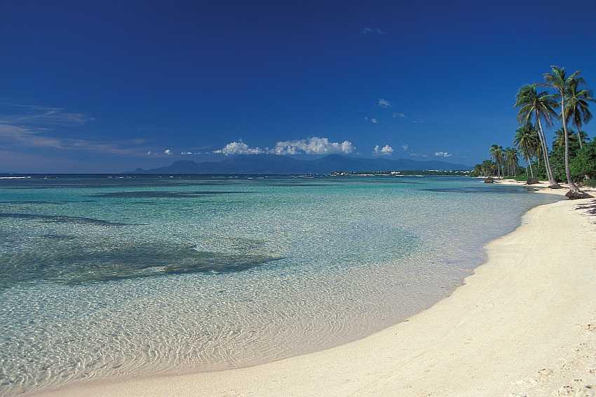 Visit the wonderful beaches when sailing in Guadeloupe