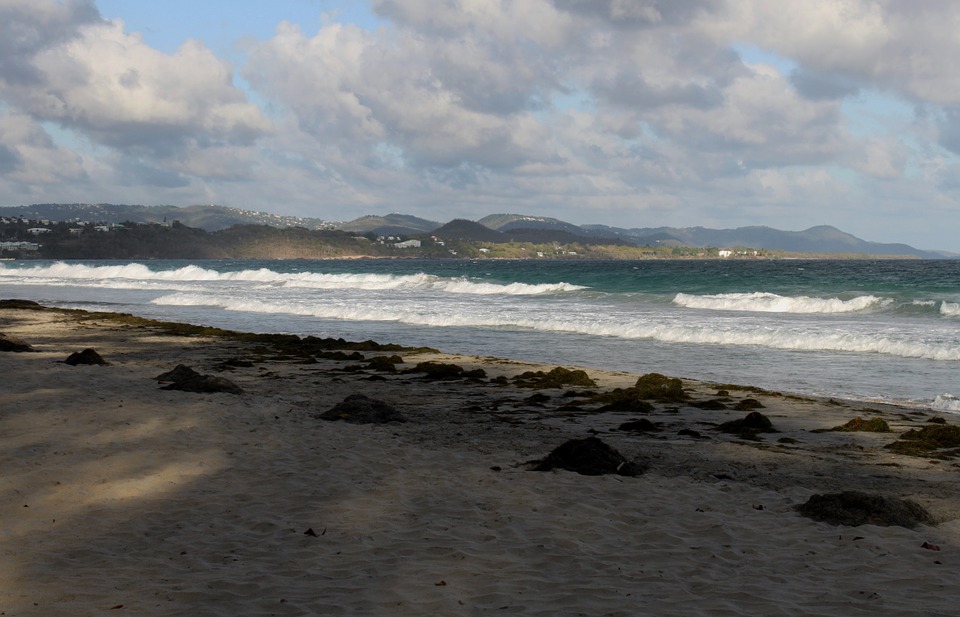 Sailing to beaches in Martinique 