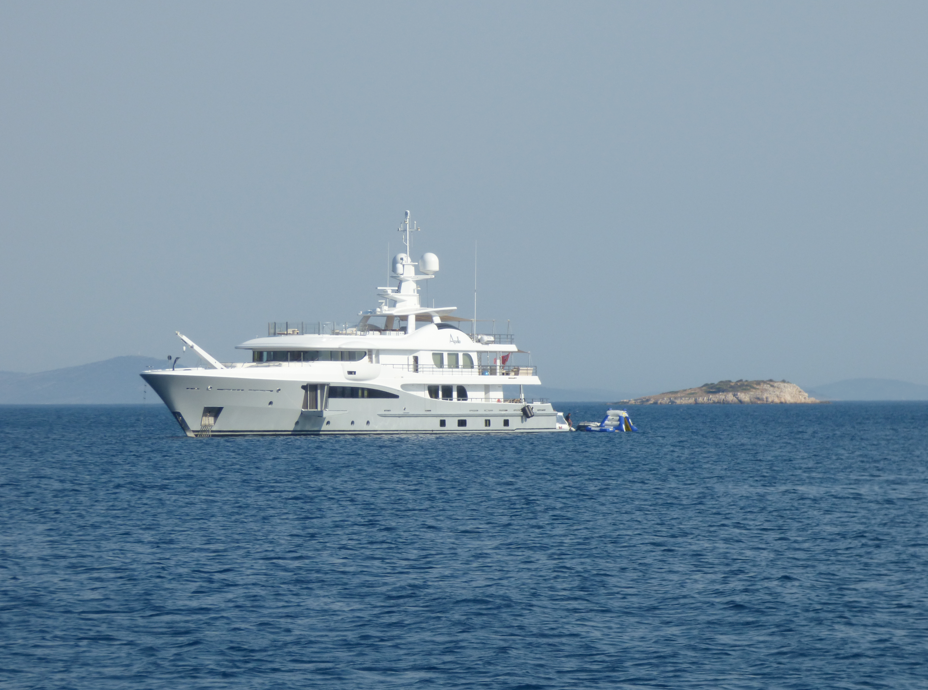 Sail Croatia on a large yacht 