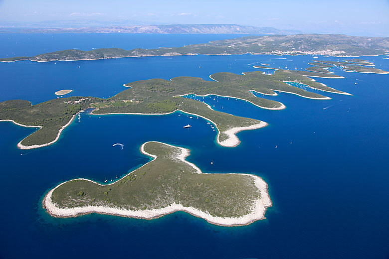 Paklinski Otoci islands on our boat charter route plan
