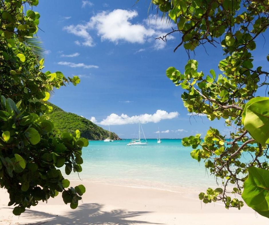Its natural elements, lagoons, beaches and salt flats make St. Maarten an ideal place to visit