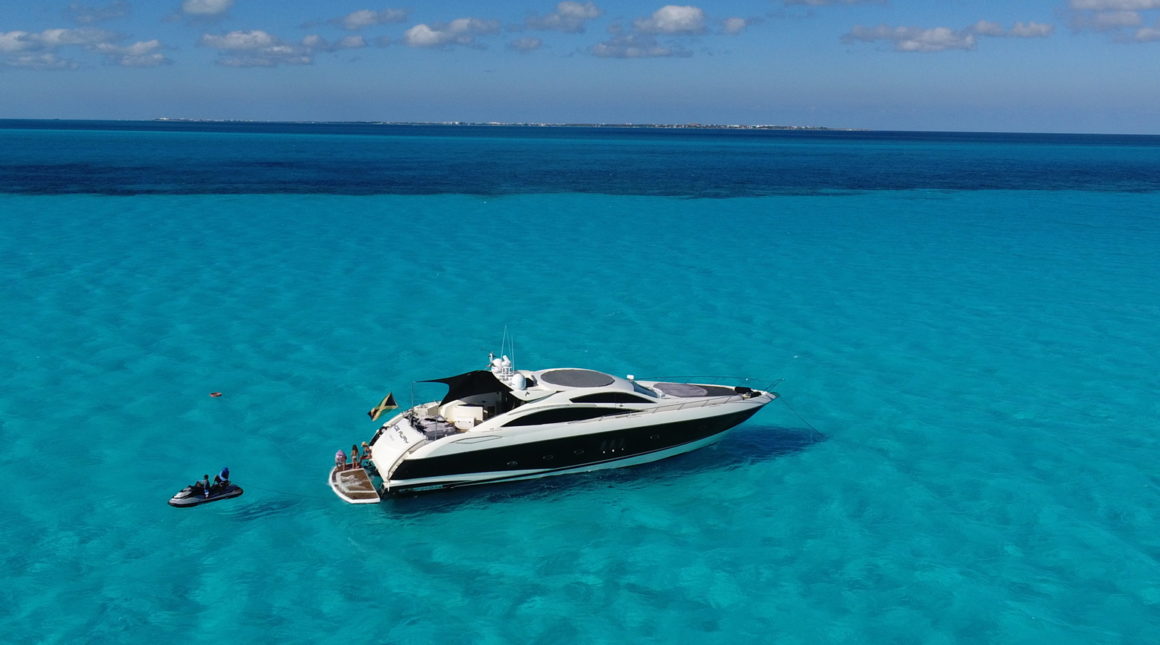 boat in blue water, turquoise water, boat in water, jet ski, adventure in the water