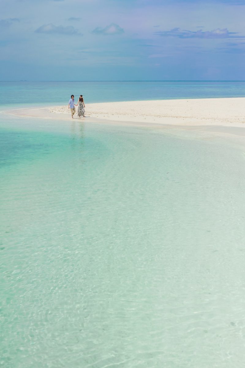 holding hands, lovers, maldives, travel to maldives, boat rentals maldives
