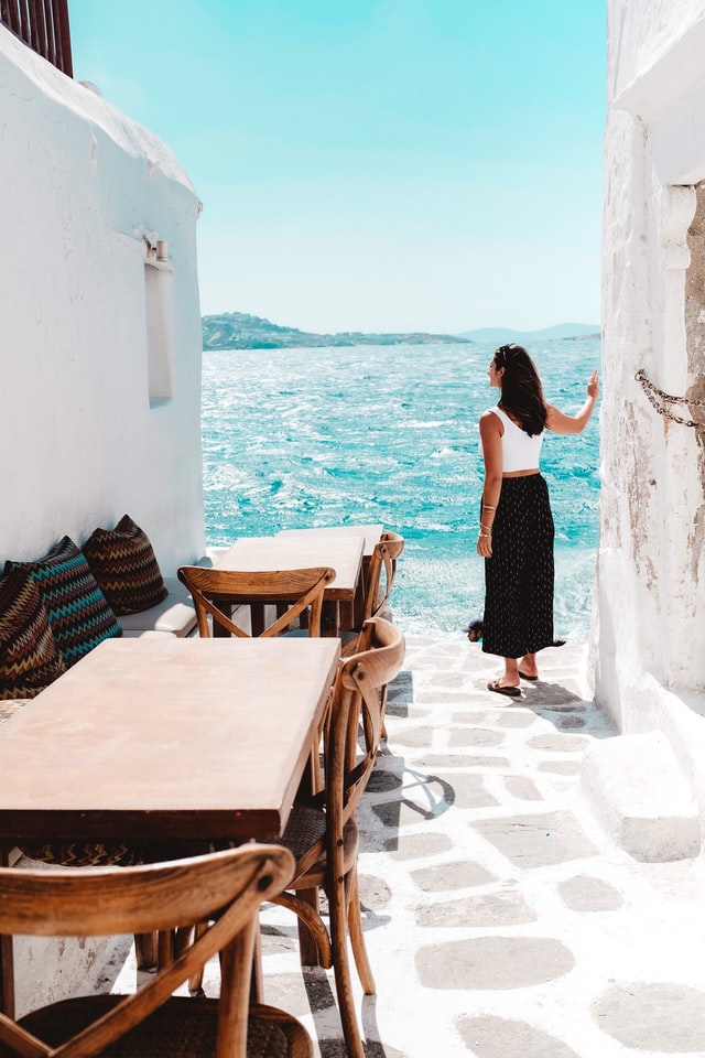 A picture overlooking the sea on Mykonos