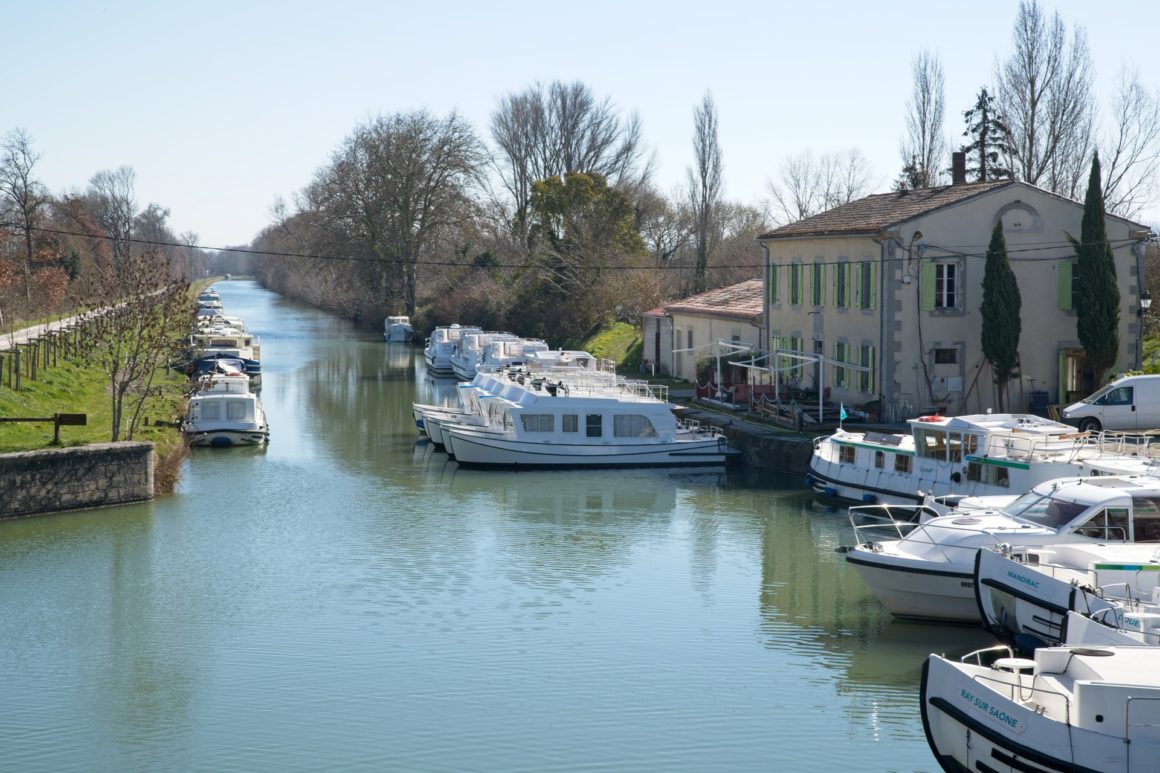 Canal du Midi, one of the best destinations for houseboat vacations in Europe.