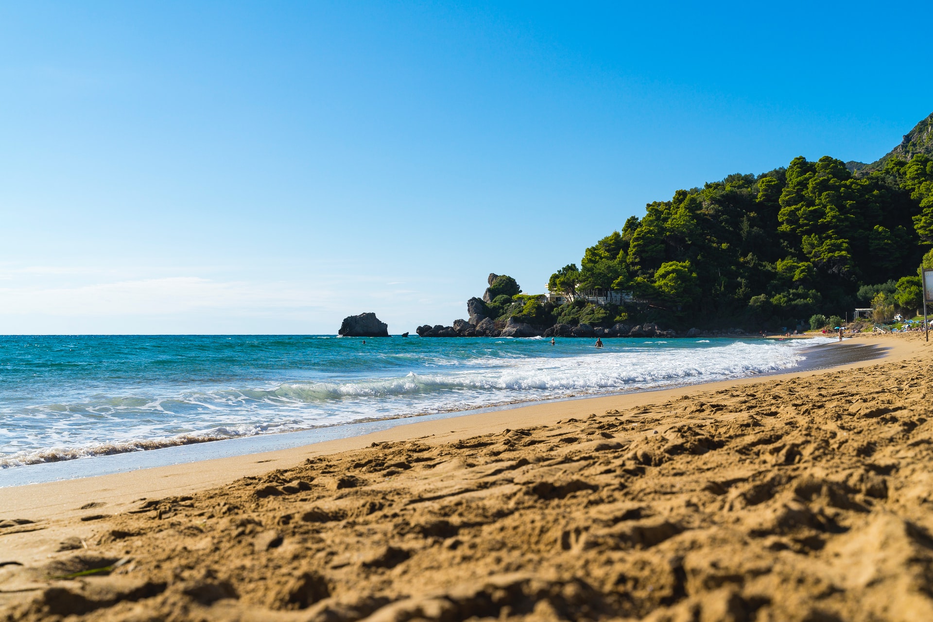 Пляж логос. Корфу пляжи. Корфу обои на рабочий стол. Beach Top. Топ бичи.